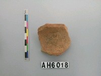 藏品(褐色細砂陶口緣)的圖片